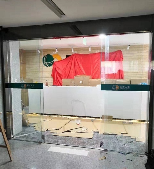 成都維修自動(dòng)感應(yīng)門大概要多少錢