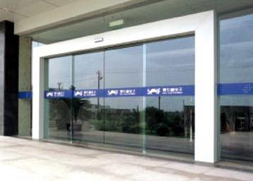 門禁系統控制自動門