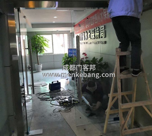 成都辦公室門禁玻璃門案例