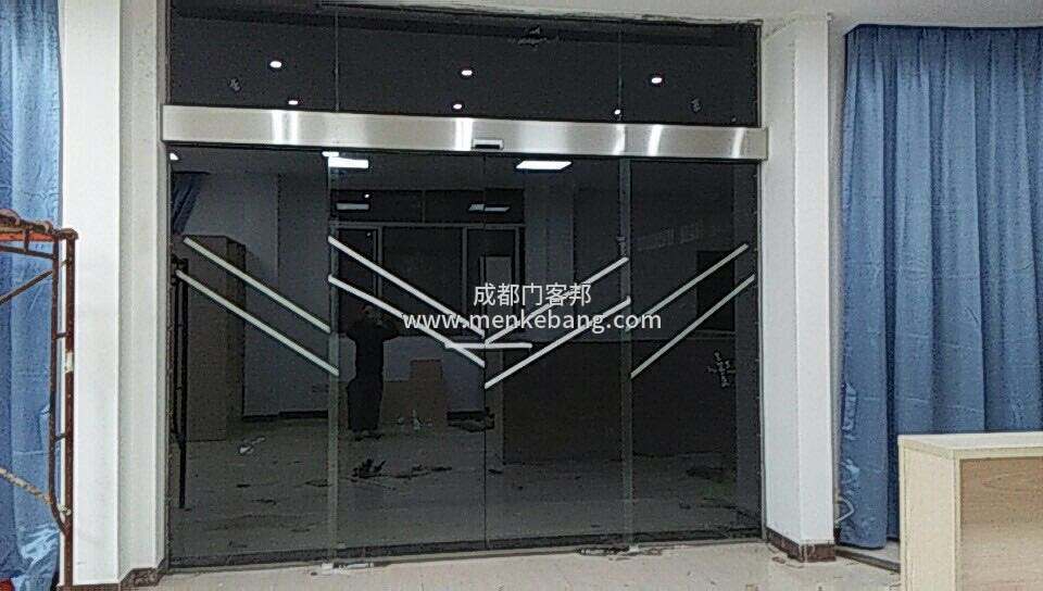 成都電動玻璃門定制,成都電動感應(yīng)玻璃門,成都電動鋼化玻璃門 成都電動玻璃門定制,成都電動感應(yīng)玻璃門,成都電動鋼化玻璃門